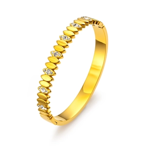 Bracelet chaîne en acier inoxydable plaqué or 18K avec maillons feuilles et zircons blancs