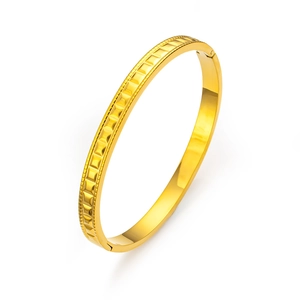 Bracelet jonc pour femme en acier titane plaqué or 18K avec motif matelassé