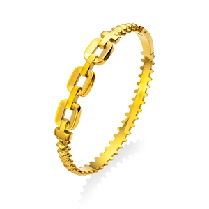 Bracelet en acier inoxydable plaqué or 18 carats avec maillons à pointes et fermoir boucle