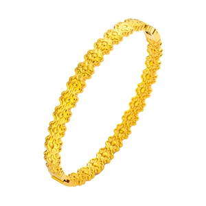 Elegante bracciale a quadrifoglio in acciaio al titanio dorato con motivo floreale lucido