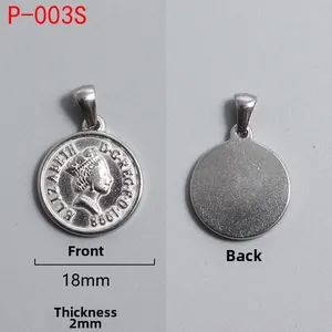 Ciondolo moneta romana d'argento con diametro 18mm e dettagli in rilievo fronte e retro