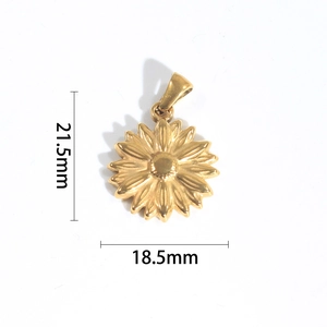Detaillierte Makroansicht eines 21,5 mm goldenen Sonnenblumenanhängers mit feinen Texturen