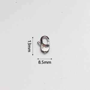 Detalle de cierre de langosta en acero inoxidable de 13x8,5 mm para joyería