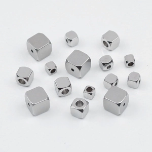 Perles d'espacement carrées en acier inoxydable poli pour la création de bijoux DIY