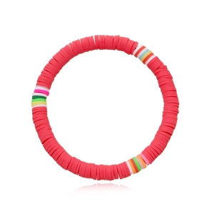 Detailansicht des 6mm roten Bohemian-Armbands aus Heishi-Tonperlen mit bunten Akzenten