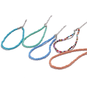 Cinque cavigliere con perline colorate da 3mm e chiusura regolabile in metallo argento