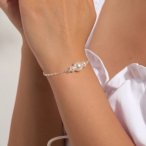 Elegantes Künstliche Perlenkette Armband Für Damen Einfaches Legierung Galvanisiert Gold Silber Handschmuck Mode Geschenk Verstellbares Armband