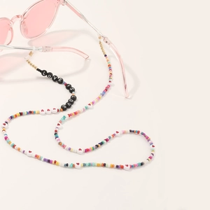 Catena per occhiali con perline colorate lettere LOVE IS LOVE e occhiali rosa