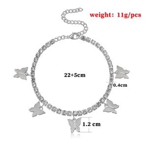 Funkelndes 4mm Strass-Fußkettchen für Damen mit fünf filigranen Metallschmetterlingen