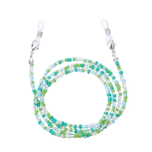 Détail de chaîne à lunettes en perles colorées avec perles bleues et fermoir mousqueton