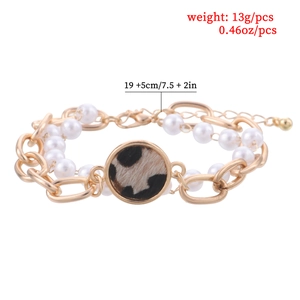 Mehrlagiges goldfarbenes Gliederkettenarmband mit Leopardenmuster und Perlen für Damen