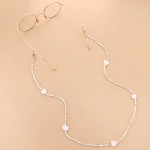 Catena per Occhiali da Donna con Perline Bianche Lega d'Oro Ciondolo a Cuore Cordino per Occhiali Antiscivolo Accessorio di Moda