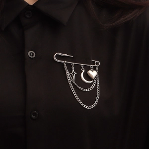 Vintage Alloy Chain Brooch Heart Moon Star Charms Punk Gothic Style Safety Pin Pendant Decoration Women Fashion Accessory