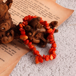 Natürliches orangefarbenes Kristallarmband mit unregelmäßig polierten Perlen für Damen