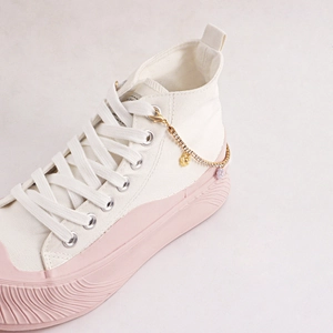 Sparkling gold shoe chain with rhinestones and daisy flower charms for sneakers