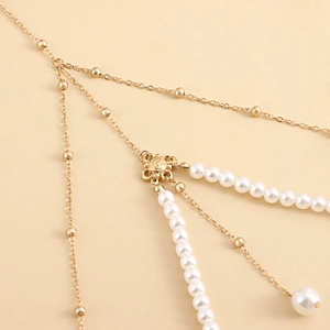 Sexy multi-layer gold thigh chain with white pearls and flower charm for women