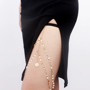 Chaîne de jambe dorée multicouche avec sequins ronds et bande élastique pour femmes