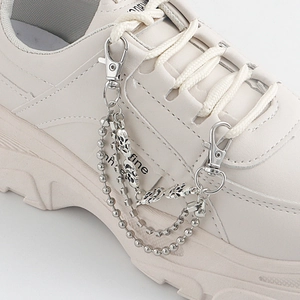 Silver bead chain shoe decoration with skull charms and lobster clasps for sneakers