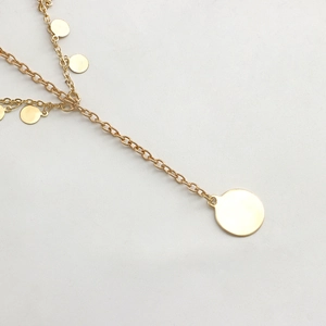 Détails de chaînes dorées multicouches avec pendentifs de pièces polies pour femmes