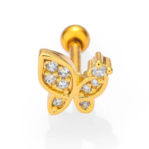 Détail macro d'un clou d'oreille papillon doré avec zircons et fermoir à vis sphérique