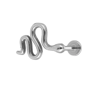 Piercing labret de acero 316L pulido con un diseño minimalista de serpiente plateada