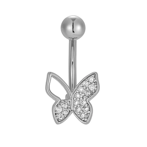 Makro-Detail des 316L Edelstahl-Bauchnabelpiercings mit Zirkonia-Schmetterling-Anhänger