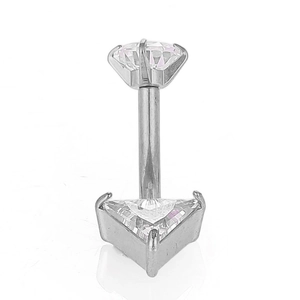 Vue détaillée du piercing de nombril en acier 316L avec zircons ronds et triangulaires
