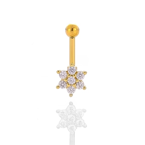 Piercing para ombligo de flor dorada con circonitas brillantes sobre fondo blanco puro