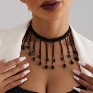 Choker de encaje negro de estilo francés con borlas góticas y cuentas de cristal