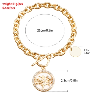 Detail of gold tree of life chain bracelet with dimensions 21cm length and 11g weight