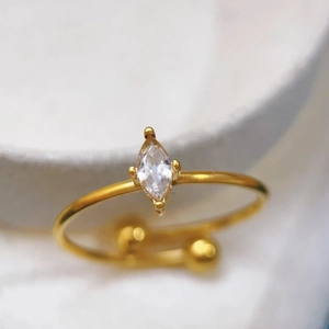 18K vergoldeter Edelstahlring mit offenem Design und einem Markise-Schliff Zirkonia