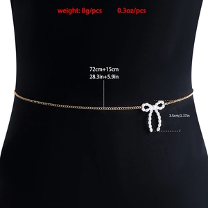 Chaîne de taille dorée minimaliste avec pendentif nœud en perles blanches pour femme