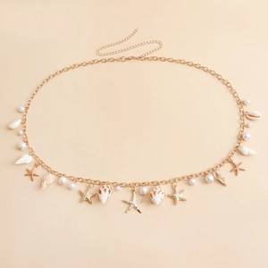 Chaîne de taille bohème dorée avec perles blanches, coquillages et étoiles de mer