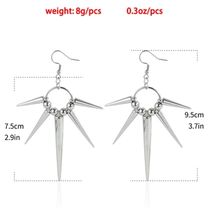 Orecchini punk a spina in argento con punte lunghe e geometria conica per uno stile unisex