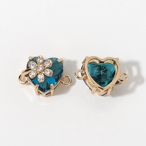 Colgante de corazón azul oscuro con detalles florales dorados para joyería DIY