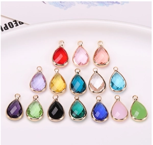 Collection de pendentifs en verre facetté multicolore avec bords en métal doré pour DIY