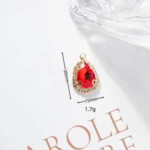 Ciondolo a goccia dorato con cristallo rosso e strass per creazione di gioielli