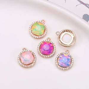 Fashionable round copper pendant set with colorful crystals and sparkling zircons