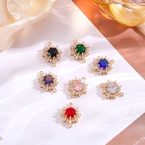 Exquisitos dijes de girasol bañados en oro con circonitas de colores para joyas de bricolaje