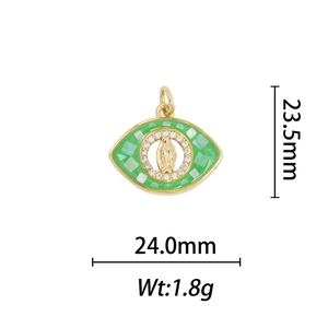 Détail du pendentif œil Vierge Marie plaqué or 18 carats avec émail vert et zircons