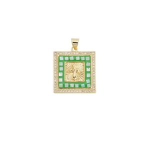 Pendentif croix carré plaqué or 18k avec émail vert et zircons blancs étincelants
