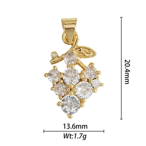 Pendentif grappe doré avec zircons et étiquettes de dimensions 20,4 mm sur 13,6 mm
