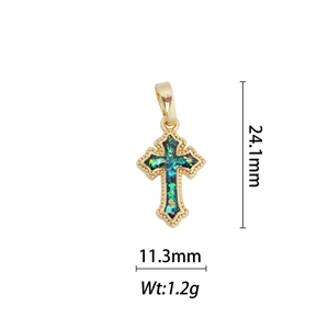 Ciondolo a croce con opale blu che mostra le dimensioni di 24,1 mm di altezza e 11,3 mm