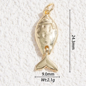 Detail view of a gold-plated fish pendant with dimensions 24.3mm height and 2.1g weight