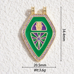 Pendentif tarot Hamsa en forme de bouclier avec émail vert et violet incrusté