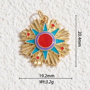 Vue détaillée du pendentif tarot soleil avec dimensions 20,4x19,2mm et poids 3,2g