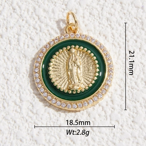 Macro de pendentif Vierge Marie 18,5 mm avec émail vert et incrustation de zircons