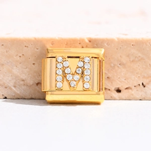 Maillon italien doré avec lettre M sertie de cristaux pour bracelet personnalisable