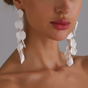 Eleganti Orecchini Lunghi a Pendente con Petali di Fiori Opachi per Donna Vintage in Lega di Zinco con Nappa Gioielli Regalo