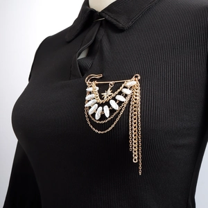 Vintage Gold Alloy Multi-Layer Tassel Chain Brooch With Baroque Imitation Artificial Pearl Rhinestone Star Charm For Women Jewelry